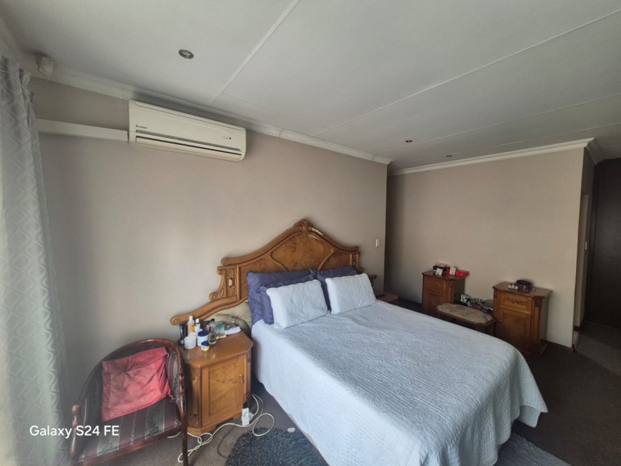 3 Bedroom Property for Sale in Safari Gardens North West